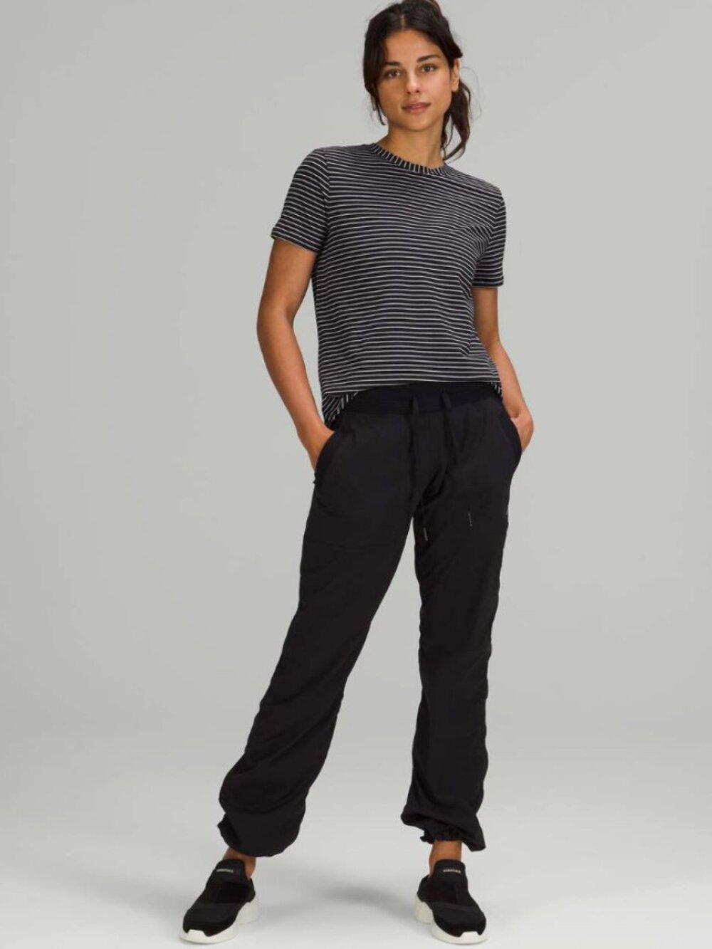 Lululemon Sz 0 Love Crew T-Shirt Black & White